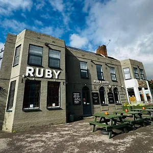 3* Hotel Oyo Ruby Pub &